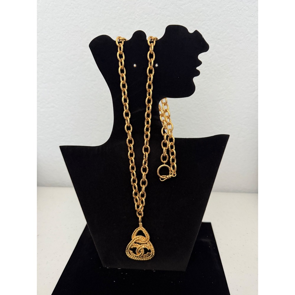 Chanel Vintage 1993 CC Logo Rope Pendant Long Chain Necklace Gold Tone France
